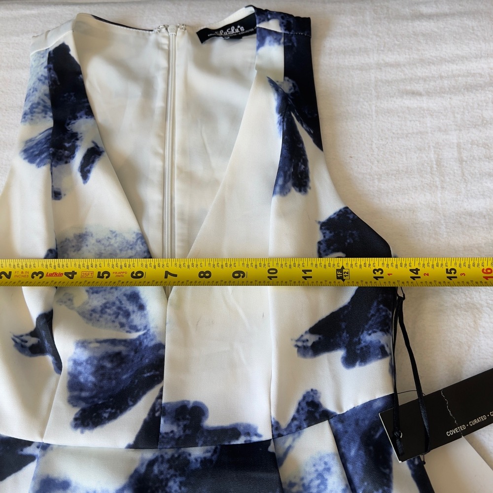 Lulus NWT Seeing Chic Blue White Floral Skater Dress V Neck Cutout Back Size S - Picture 7 of 12